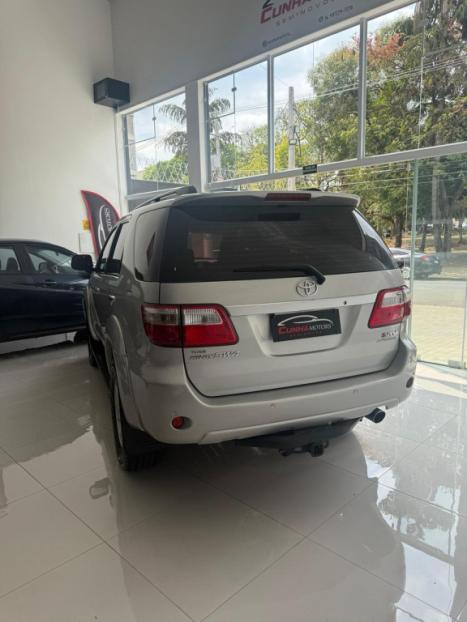 TOYOTA Hilux SW4 4.0 V6 24V 4P SRV 7LUGARES 4X4 AUTOMTICO, Foto 2