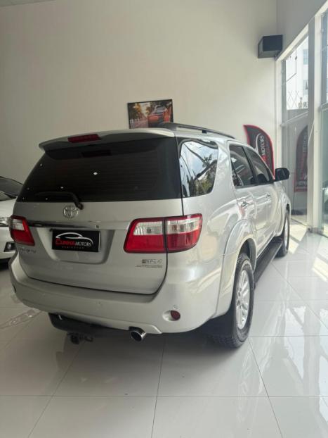 TOYOTA Hilux SW4 4.0 V6 24V 4P SRV 7LUGARES 4X4 AUTOMTICO, Foto 3