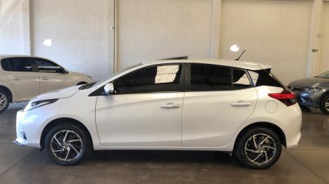 TOYOTA Yaris Hatch 1.5 16V 4P FLEX XLS MULTIDRIVE AUTOMÁTICO CVT, Foto 5 TOYOTA Yaris Hatch 1.5 16V 4P FLEX XLS MULTIDRIVE AUTOMÁTICO CVT, Foto 5