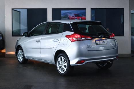 TOYOTA Yaris Hatch 1.3 16V 4P FLEX XL MULTIDRIVE AUTOM�TICO CVT, Foto 4