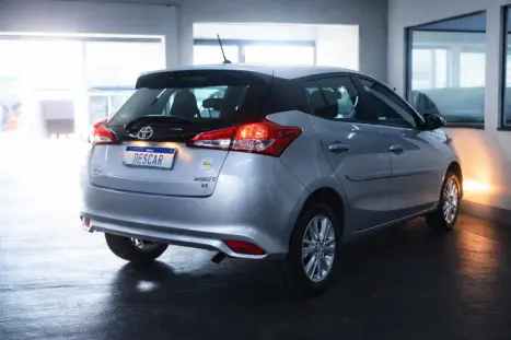 TOYOTA Yaris Hatch 1.3 16V 4P FLEX XL MULTIDRIVE AUTOM�TICO CVT, Foto 6