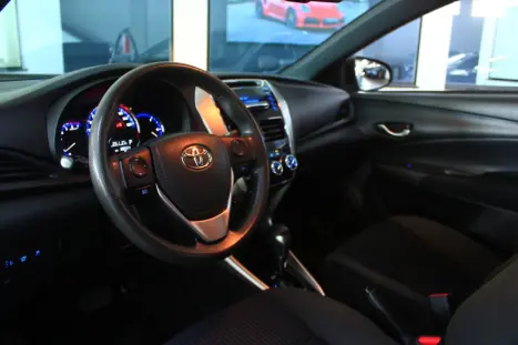 TOYOTA Yaris Hatch 1.3 16V 4P FLEX XL MULTIDRIVE AUTOM�TICO CVT, Foto 10