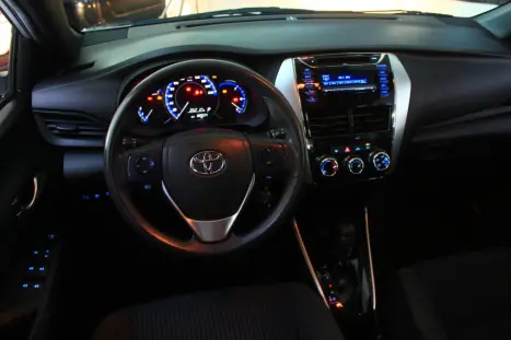 TOYOTA Yaris Hatch 1.3 16V 4P FLEX XL MULTIDRIVE AUTOM�TICO CVT, Foto 11