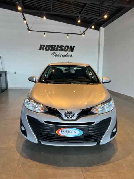 TOYOTA Yaris Hatch 1.5 16V 4P FLEX XL MULTIDRIVE AUTOM�TICO CVT, Foto 3