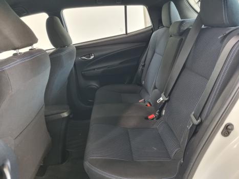 TOYOTA Yaris Hatch 1.3 16V 4P FLEX XL PLUS TECH MULTIDRIVE AUTOM�TICO CVT, Foto 3