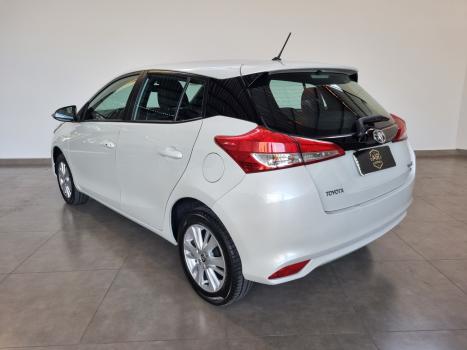 TOYOTA Yaris Hatch 1.3 16V 4P FLEX XL PLUS TECH MULTIDRIVE AUTOM�TICO CVT, Foto 8