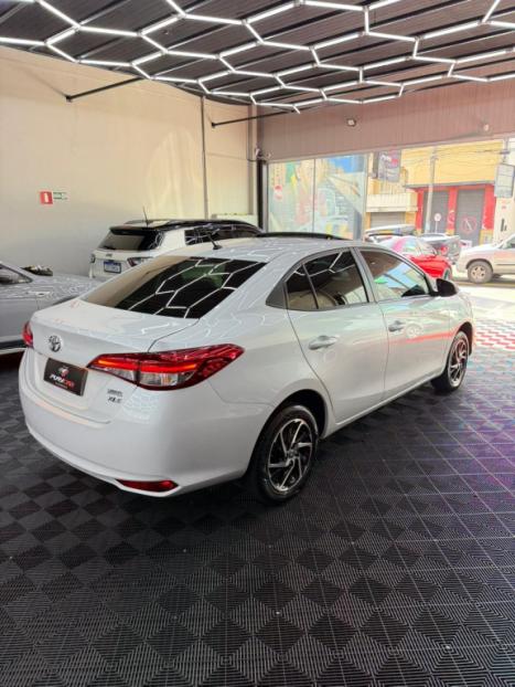 TOYOTA Yaris Sedan 1.5 16V 4P FLEX XLS CONNECT MULTIDRIVE AUTOM�TICO CVT, Foto 4