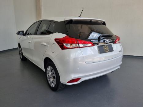 TOYOTA Yaris Sedan , Foto 8