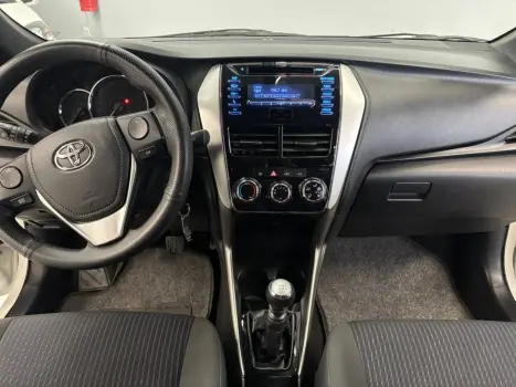 TOYOTA Yaris Sedan , Foto 7