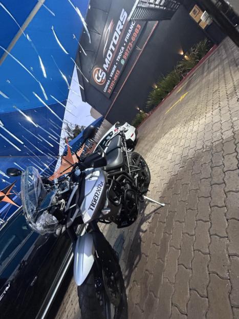 TRIUMPH Tiger 800 XRX, Foto 1 TRIUMPH Tiger 800 XRX, Foto 1