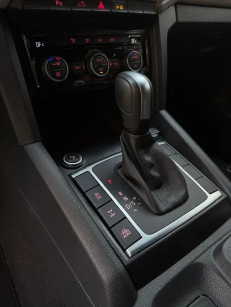 VOLKSWAGEN Amarok 3.0 V6 CABINE DUPLA HIGHLINE 4X4 TURBO INTERCOOLER AUTOMTICO, Foto 18