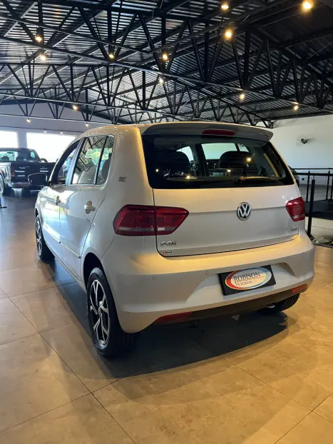 VOLKSWAGEN Fox 1.6 16V 4P MSI HIGHLINE FLEX, Foto 4