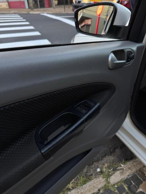 VOLKSWAGEN Gol 1.6 4P FLEX MSI COMFORTLINE, Foto 16