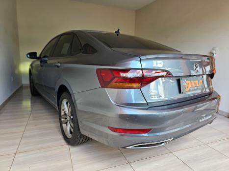 VOLKSWAGEN Jetta 1.4 4P 250 TSI R-LINE AUTOM�TICO, Foto 4