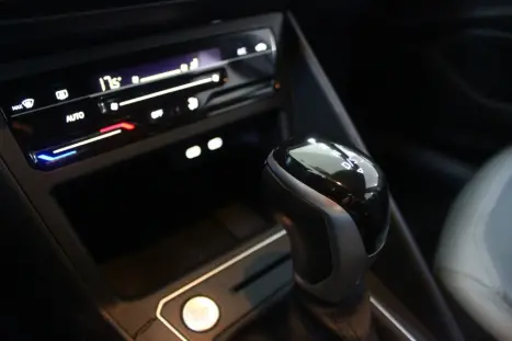 VOLKSWAGEN Nivus 1.0 4P FLEX 200 TSI HIGHLINE TURBO AUTOMÁTICO, Foto 11 VOLKSWAGEN Nivus 1.0 4P FLEX 200 TSI HIGHLINE TURBO AUTOMÁTICO, Foto 11