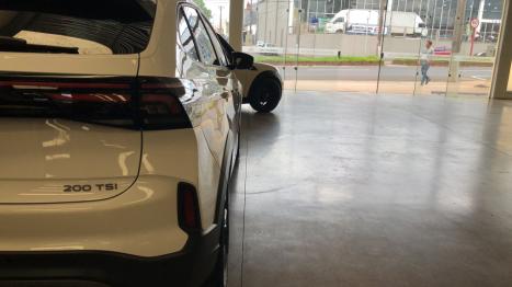 VOLKSWAGEN Nivus 1.0 4P FLEX 200 TSI COMFORTLINE TURBO AUTOMTICO, Foto 6