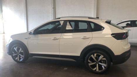 VOLKSWAGEN Nivus 1.0 4P FLEX 200 TSI HIGHLINE TURBO AUTOM�TICO, Foto 4