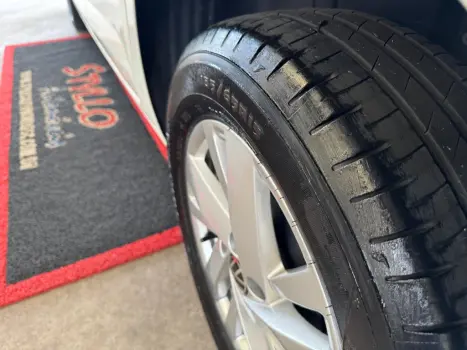 VOLKSWAGEN Polo Hatch 1.0 4P 170 TSI COMFORTLINE AUTOM�TICO, Foto 13