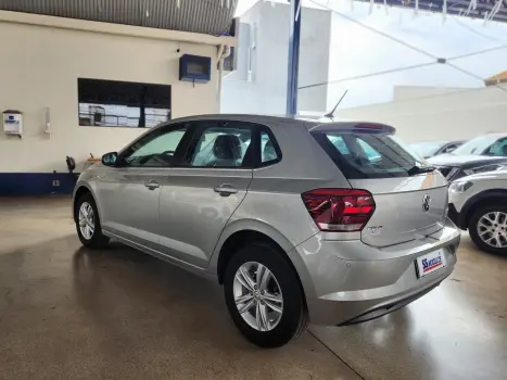 VOLKSWAGEN Polo Hatch 1.0 12V 4P 200 TSI  COMFORTLINE AUTOM�TICO, Foto 4