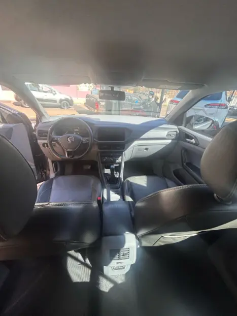 VOLKSWAGEN T-Cross 1.0 4P 200 TSI FLEX AUTOMÁTICO, Foto 5 VOLKSWAGEN T-Cross 1.0 4P 200 TSI FLEX AUTOMÁTICO, Foto 5