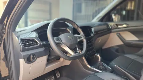 VOLKSWAGEN T-Cross 1.4 4P 250 TSI FLEX HIGHLINE AUTOMÁTICO, Foto 9 VOLKSWAGEN T-Cross 1.4 4P 250 TSI FLEX HIGHLINE AUTOMÁTICO, Foto 9