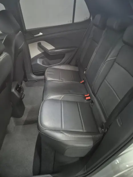 VOLKSWAGEN T-Cross 1.4 4P 250 TSI FLEX HIGHLINE AUTOM�TICO, Foto 9