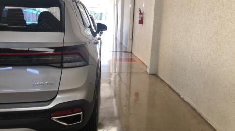 VOLKSWAGEN Taos 1.4 16V 4P FLEX 250 TSI HIGHLINE AUTOM�TICO, Foto 9