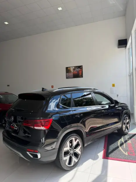 VOLKSWAGEN Taos 1.4 16V 4P FLEX 250 TSI HIGHLINE AUTOM�TICO, Foto 9