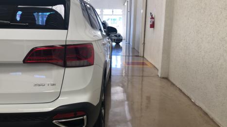 VOLKSWAGEN Taos 1.4 16V 4P FLEX 250 TSI HIGHLINE AUTOM�TICO, Foto 3