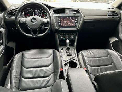 VOLKSWAGEN Tiguan 1.4 250 TSI TOTAL FLEX ALLSPACE COMFORTLINE TURBO AUTOM�TICO TIPTRONIC, Foto 9