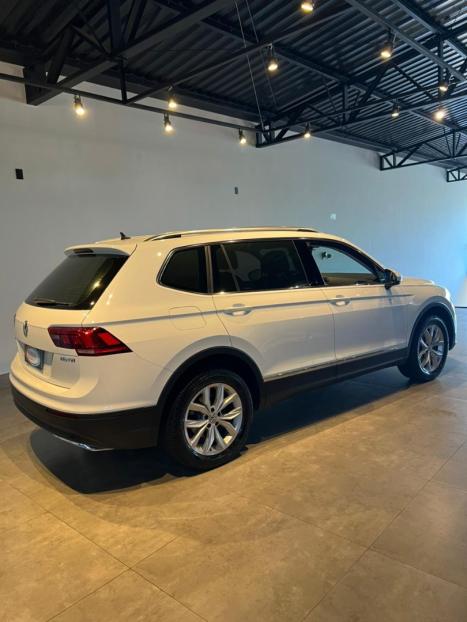 VOLKSWAGEN Tiguan 1.4 250 TSI TOTAL FLEX ALLSPACE COMFORTLINE TURBO AUTOM�TICO TIPTRONIC, Foto 2