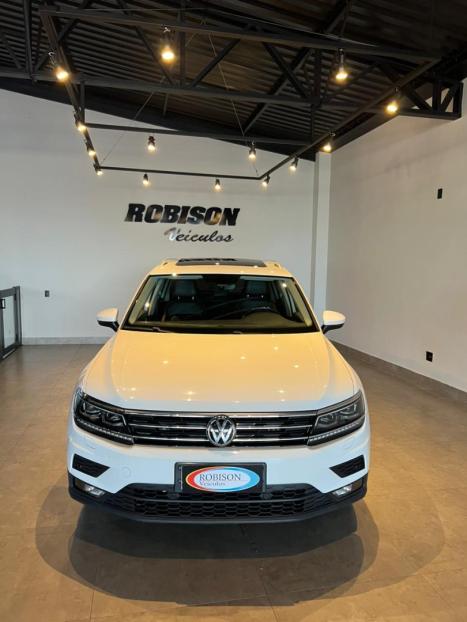 VOLKSWAGEN Tiguan 1.4 250 TSI TOTAL FLEX ALLSPACE COMFORTLINE TURBO AUTOM�TICO TIPTRONIC, Foto 3