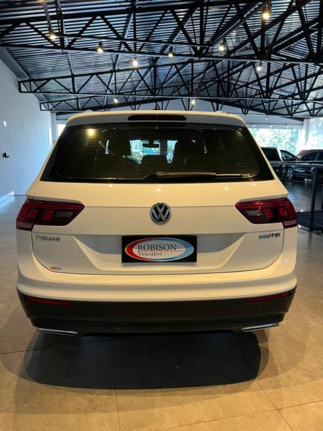 VOLKSWAGEN Tiguan 1.4 250 TSI TOTAL FLEX ALLSPACE COMFORTLINE TURBO AUTOM�TICO TIPTRONIC, Foto 5