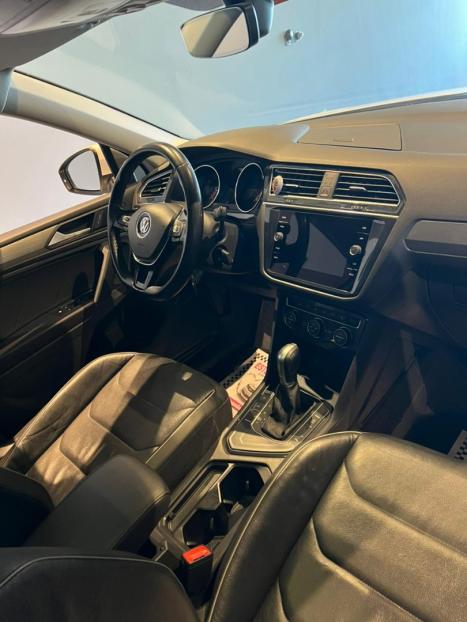 VOLKSWAGEN Tiguan 1.4 250 TSI TOTAL FLEX ALLSPACE COMFORTLINE TURBO AUTOM�TICO TIPTRONIC, Foto 8