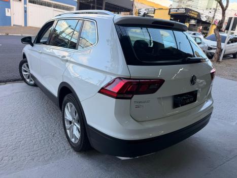 VOLKSWAGEN Tiguan 1.4 250 TSI TOTAL FLEX ALLSPACE COMFORTLINE TURBO AUTOM�TICO TIPTRONIC, Foto 6