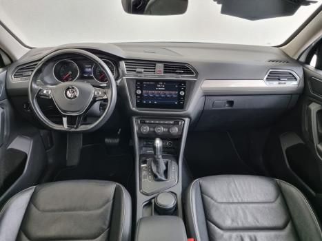 VOLKSWAGEN Tiguan , Foto 2
