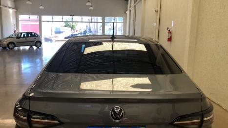 VOLKSWAGEN Virtus 1.0 4P 200 TSI FLEX HIGHLINE AUTOM�TICO, Foto 9