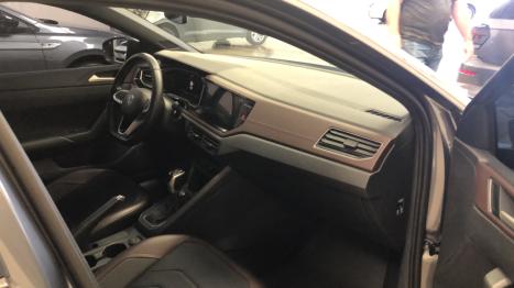 VOLKSWAGEN Virtus 1.0 4P 200 TSI FLEX HIGHLINE AUTOM�TICO, Foto 17