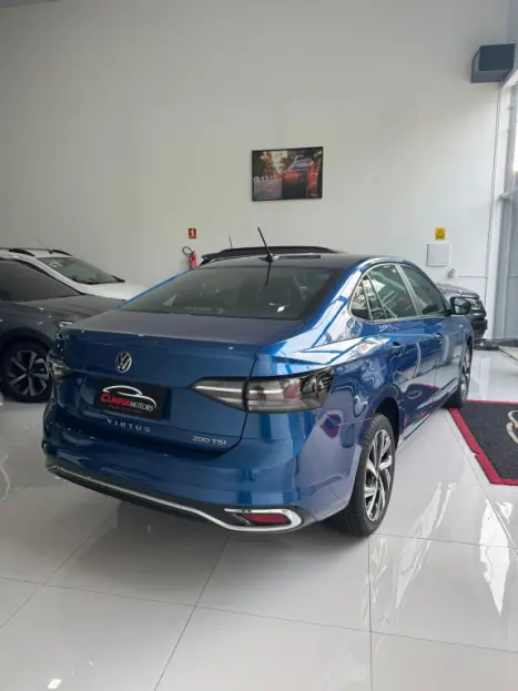VOLKSWAGEN Virtus 1.0 4P 200 TSI FLEX HIGHLINE AUTOM�TICO, Foto 2
