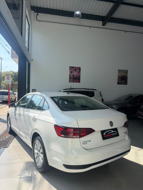 VOLKSWAGEN Virtus 1.0 4P 200 TSI FLEX COMFORTLINE AUTOMÁTICO, Foto 4
