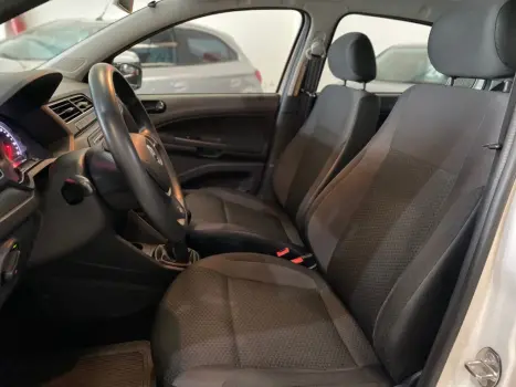 VOLKSWAGEN Voyage 1.0 4P FLEX, Foto 4