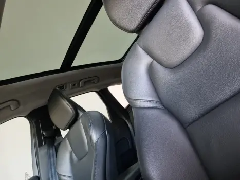 VOLVO XC60 2.0 16V 4P T8 HYBRID MOMENTUM AWD GEARTRONIC AUTOM�TICO, Foto 10