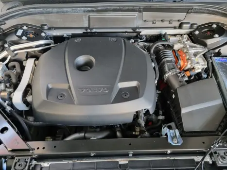 VOLVO XC60 2.0 16V 4P T8 HYBRID MOMENTUM AWD GEARTRONIC AUTOM�TICO, Foto 11