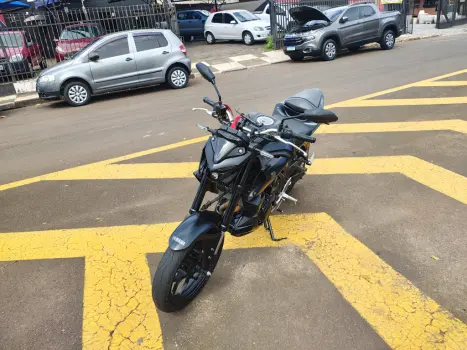 YAMAHA MT-03 300 ABS, Foto 8