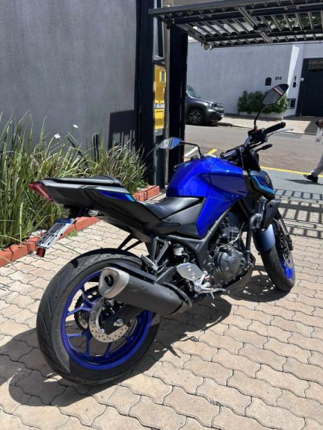 YAMAHA MT-03 300 ABS, Foto 4