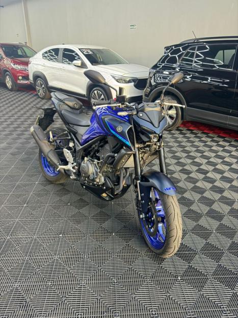 YAMAHA MT-03 300 ABS, Foto 2