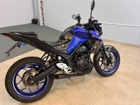 YAMAHA MT-03 300 ABS, Foto 1