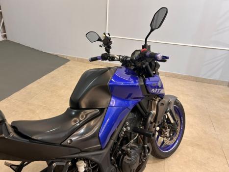 YAMAHA MT-03 300 ABS, Foto 2