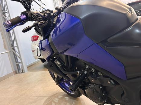 YAMAHA MT-03 300 ABS, Foto 4