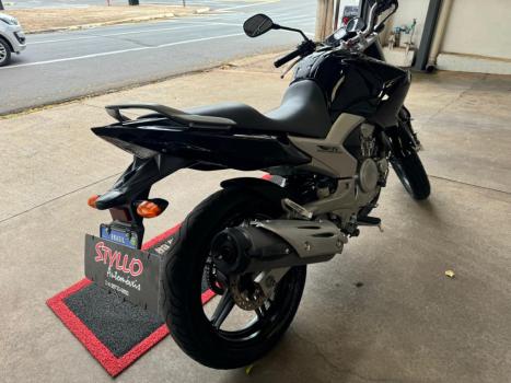 YAMAHA YS Fazer 250 LIMITED EDITION, Foto 4